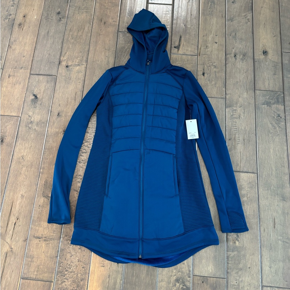 Kohl's Women's Navy Puffer Jacket New with tags